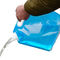 Malote líquido azul de Flodable 2.8oz 5L com uso da água potável do bico